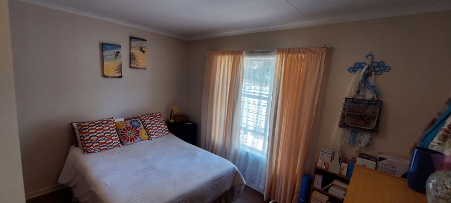 2 Bedroom Property for Sale in Langenhovenpark Free State